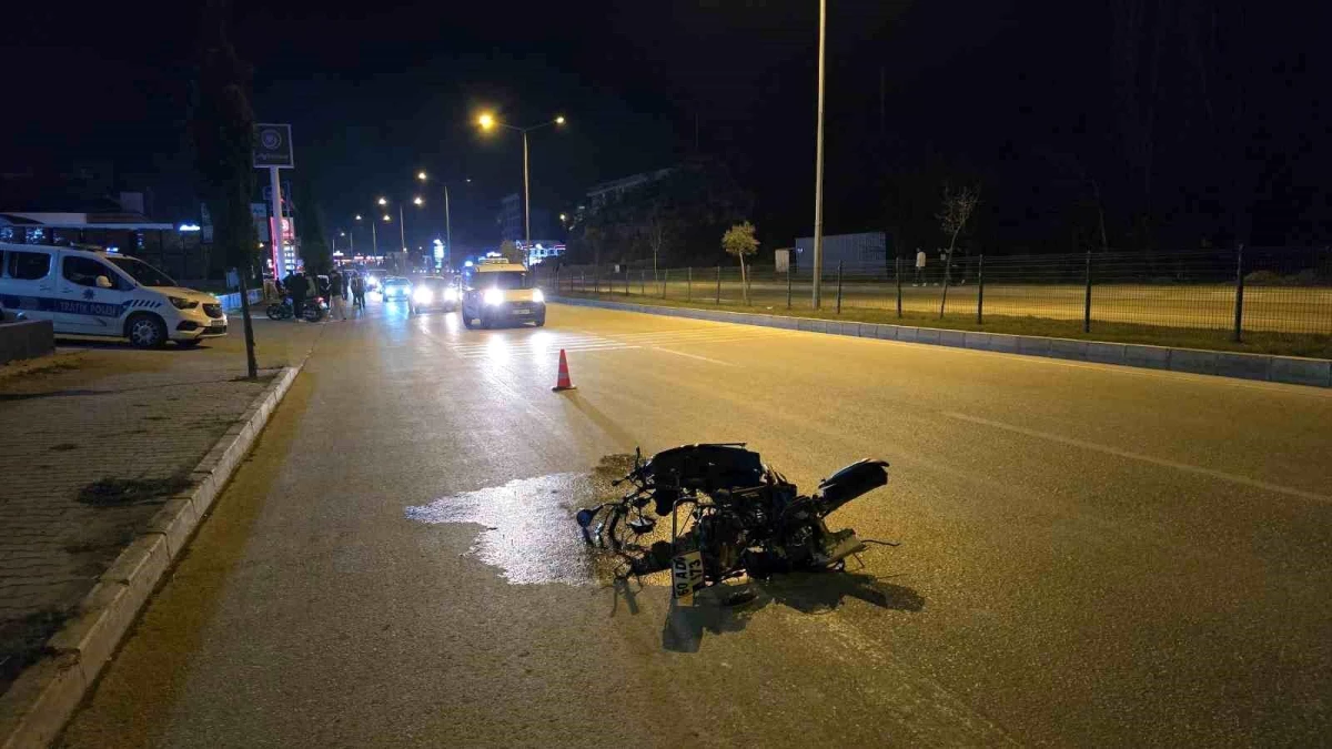 Tokat\'ta motosiklet ile otomobil çarpışması: 2 kişiden biri hayatını kaybetti