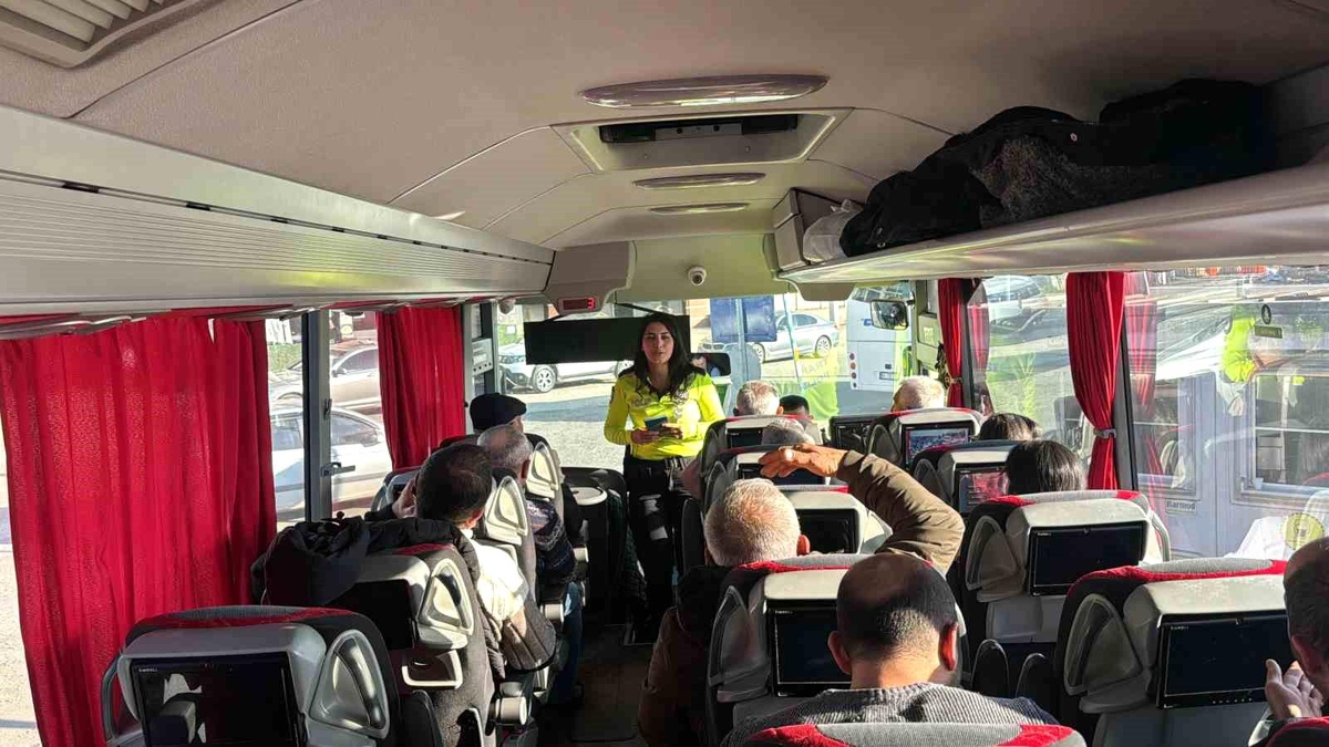 Düzce\'de Otobüslerde Güvenlik Denetimleri Devam Ediyor