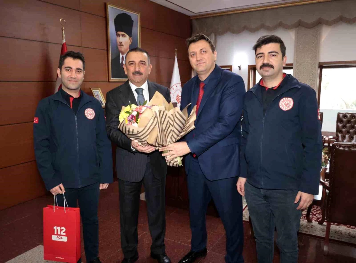 Zonguldak Valisi Osman Hacıbektaşoğlu, 112 Acil Çağrı Merkezi Müdürü Cemal Kar ve kurum temsilcilerini kabul etti