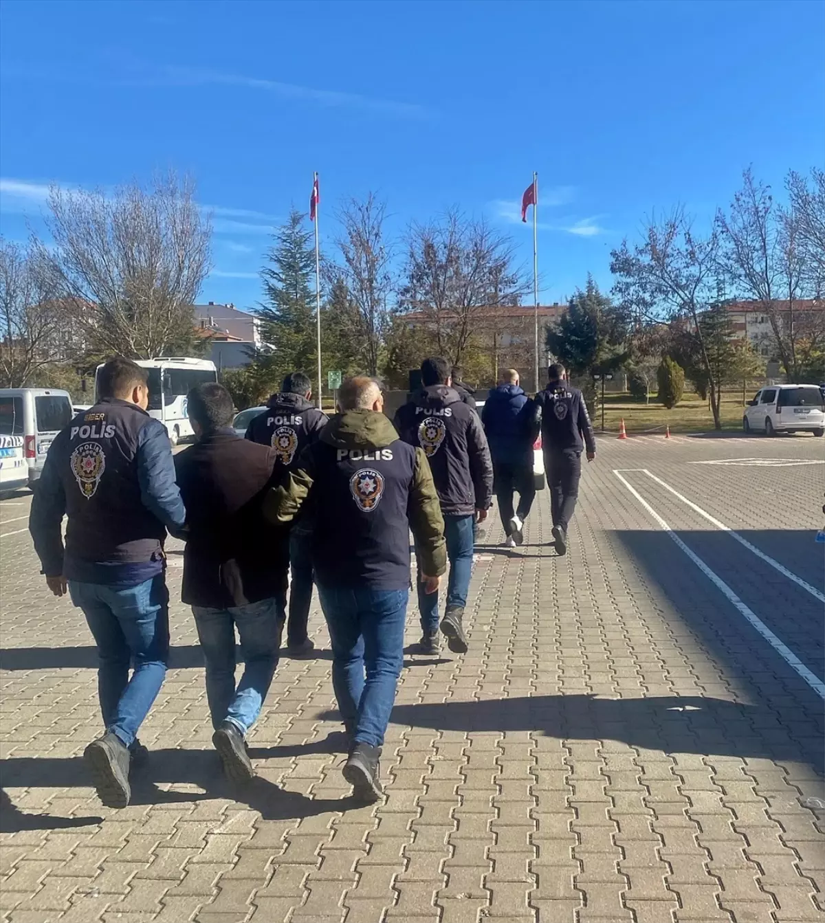 Aksaray\'da 4 kişi yakalandı, aralarında 3 firari bulunuyor