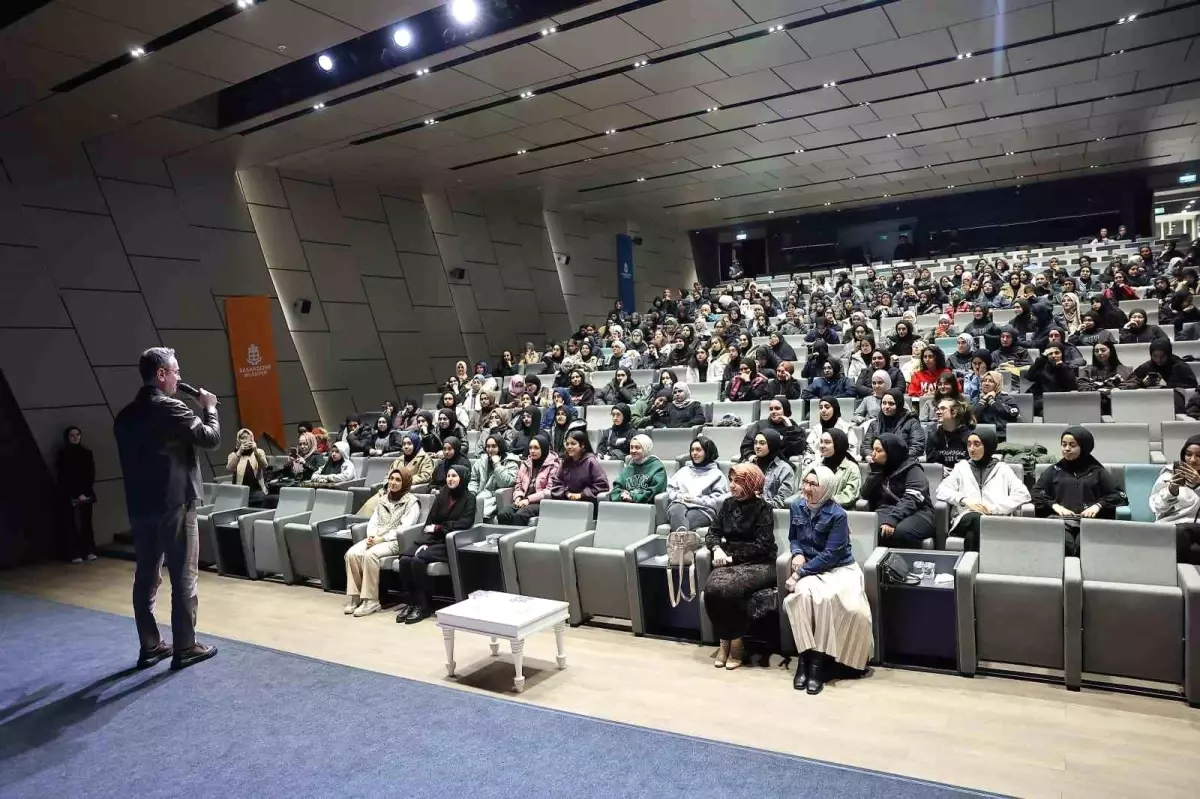 Başakşehir Belediye Başkanı Gençlere Tavsiyelerde Bulundu