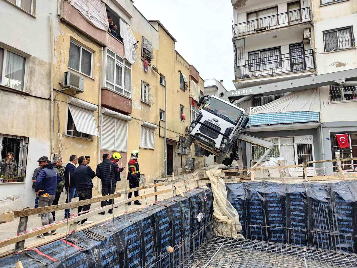 Kuşadası\'nda beton dökme aracı şaha kalktı
