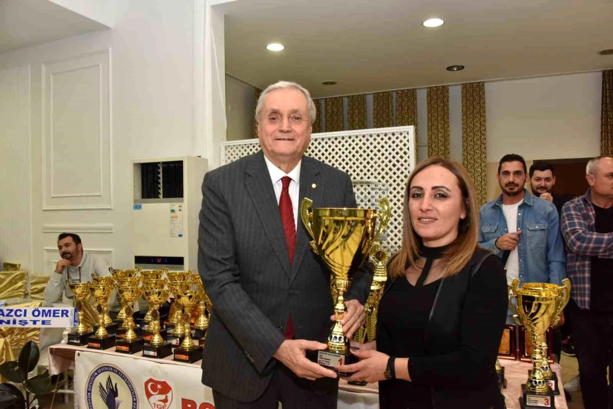 Bozüyük\'te Posta Güvercini Yarışmasının Kupa Töreni Düzenlendi