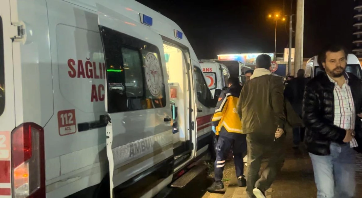 Bursa\'da Tur Otobüsü Kaza Yaptı: 10 Turist Yaralandı