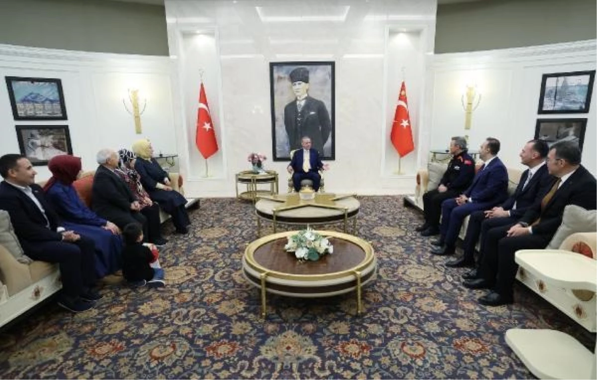 Cumhurbaşkanı Erdoğan, Türkiye\'nin ilk astronotu Alper Gezeravcı ve ailesiyle buluştu