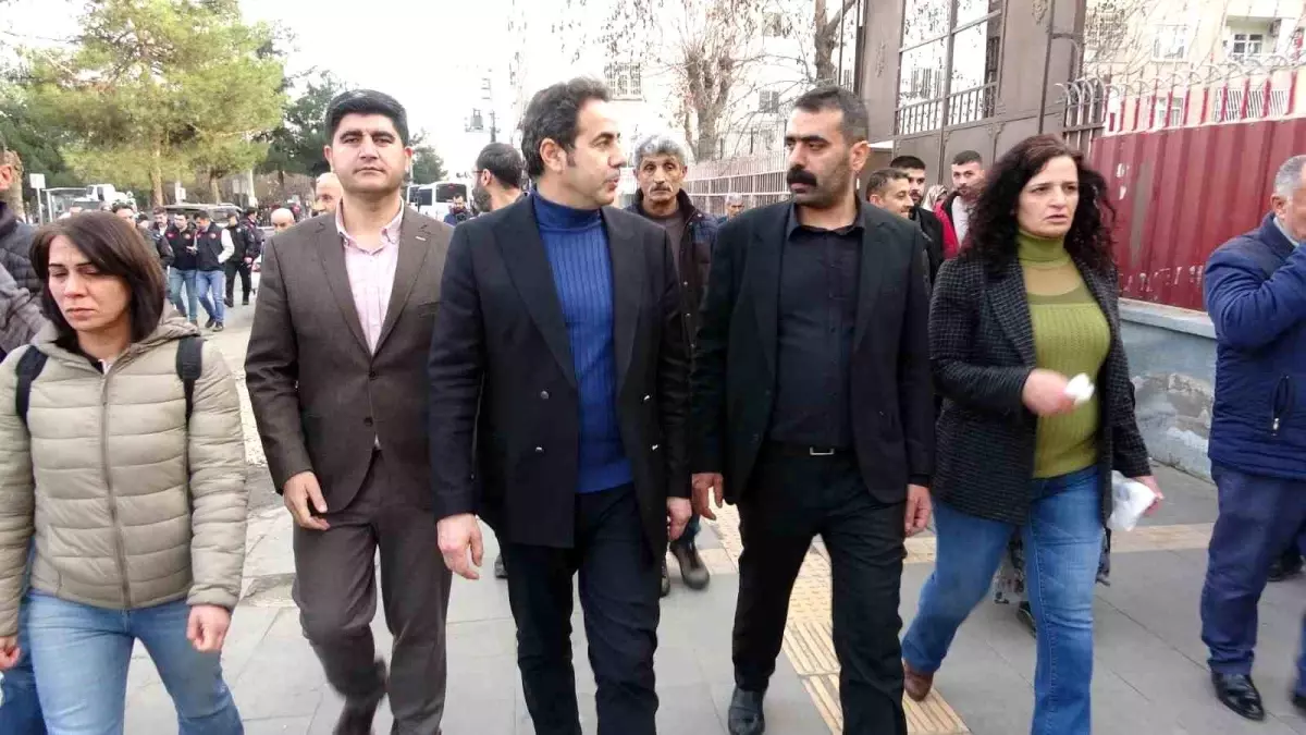 Diyarbakır Valiliği, DEM Parti adayının gözaltına alındığı iddialarını yalanladı