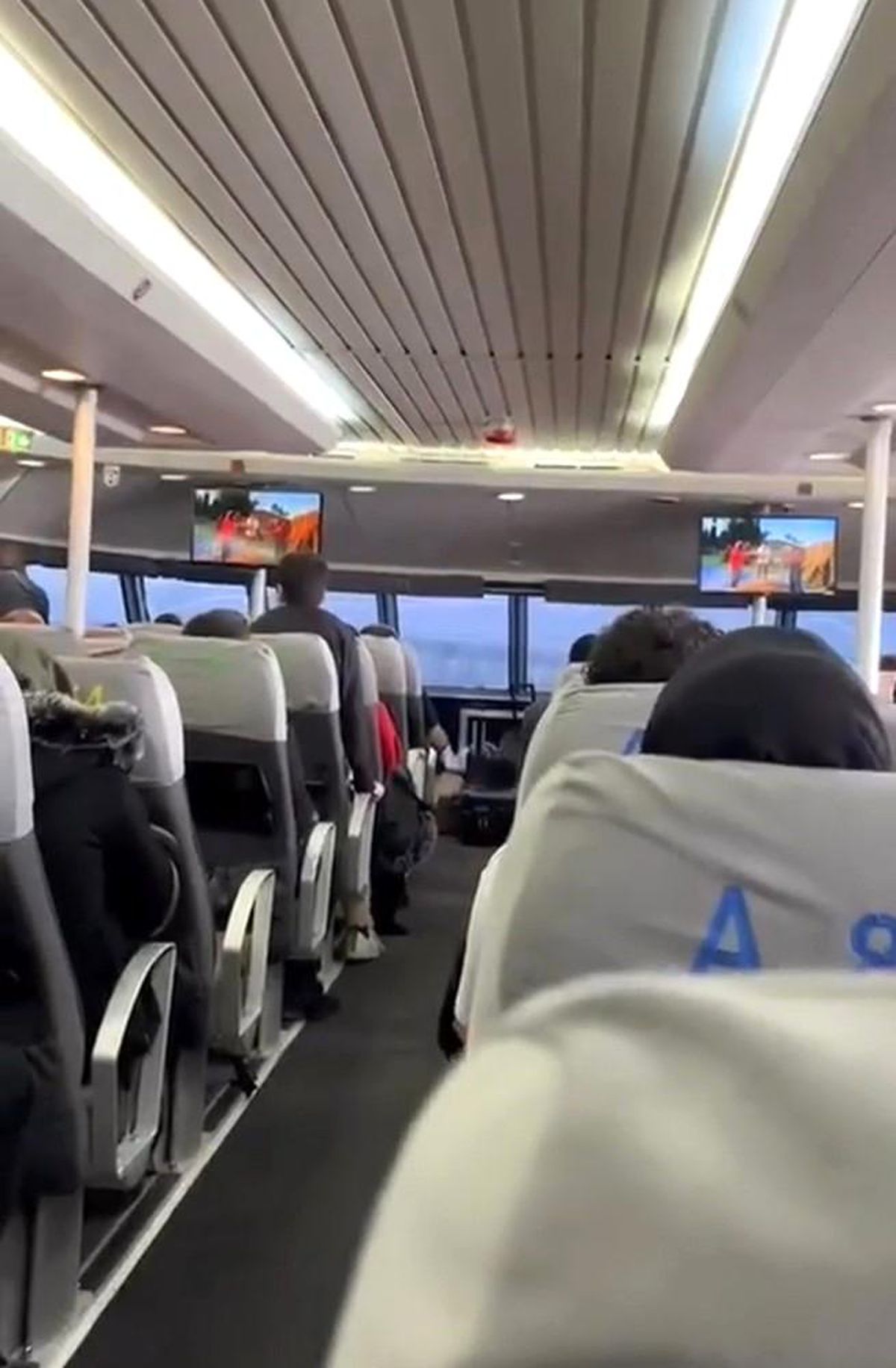 İstanbul-Bursa arası deniz otobüsü şiddetli rüzgar sonrası dalgalarda sarsıldı