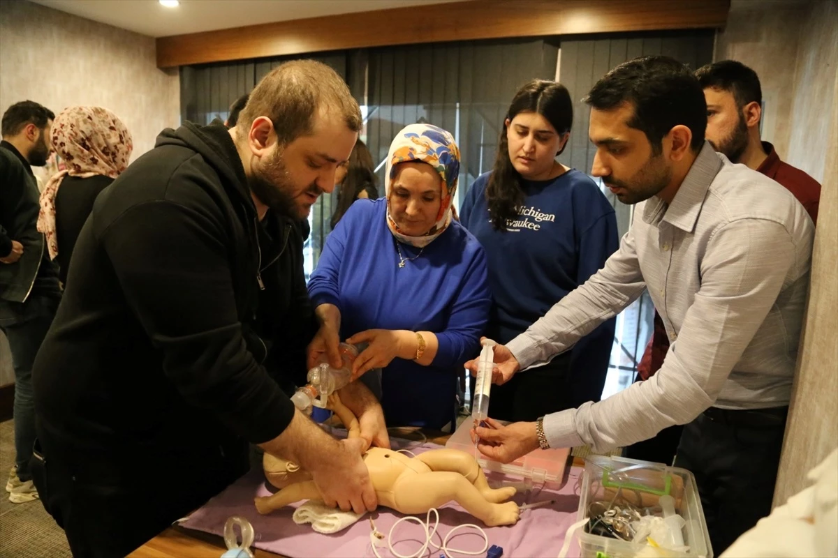 Diyarbakır\'da Yenidoğan Canlandırma Programı Eğitimi Düzenlendi