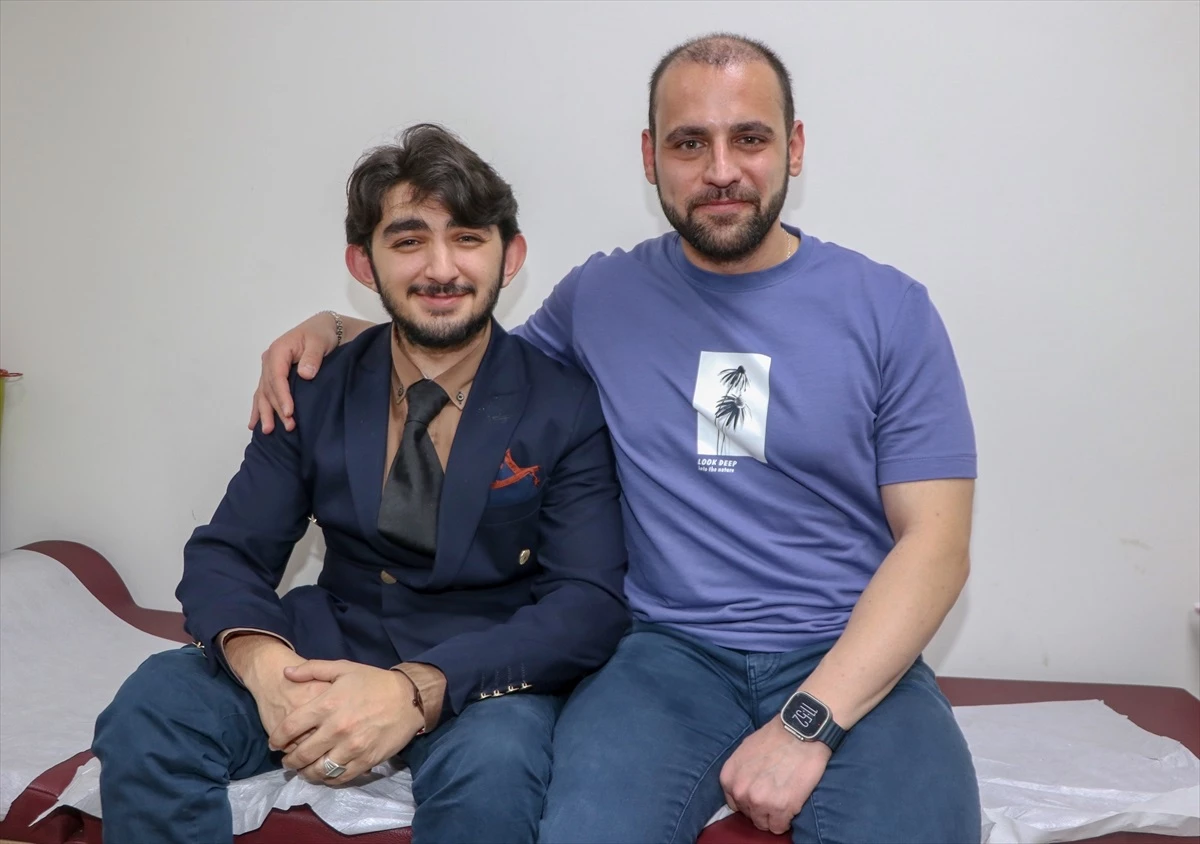 Cam Kemik Hastası Süleyman Erim, Ameliyatlarla Yürümeye Başladı