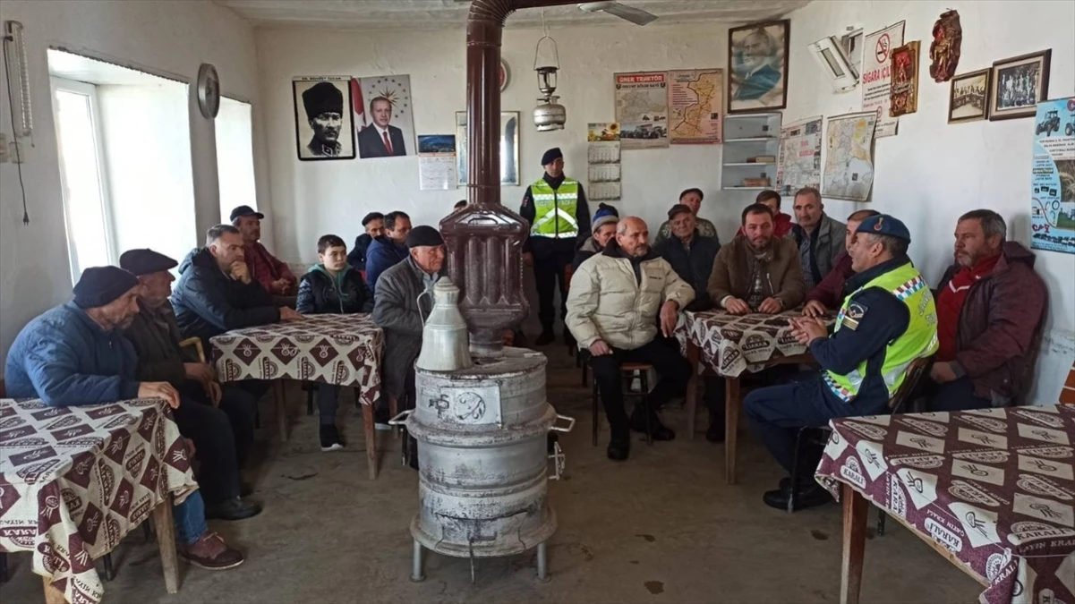 Edirne\'de jandarma ekipleri vatandaşları bilgilendiriyor