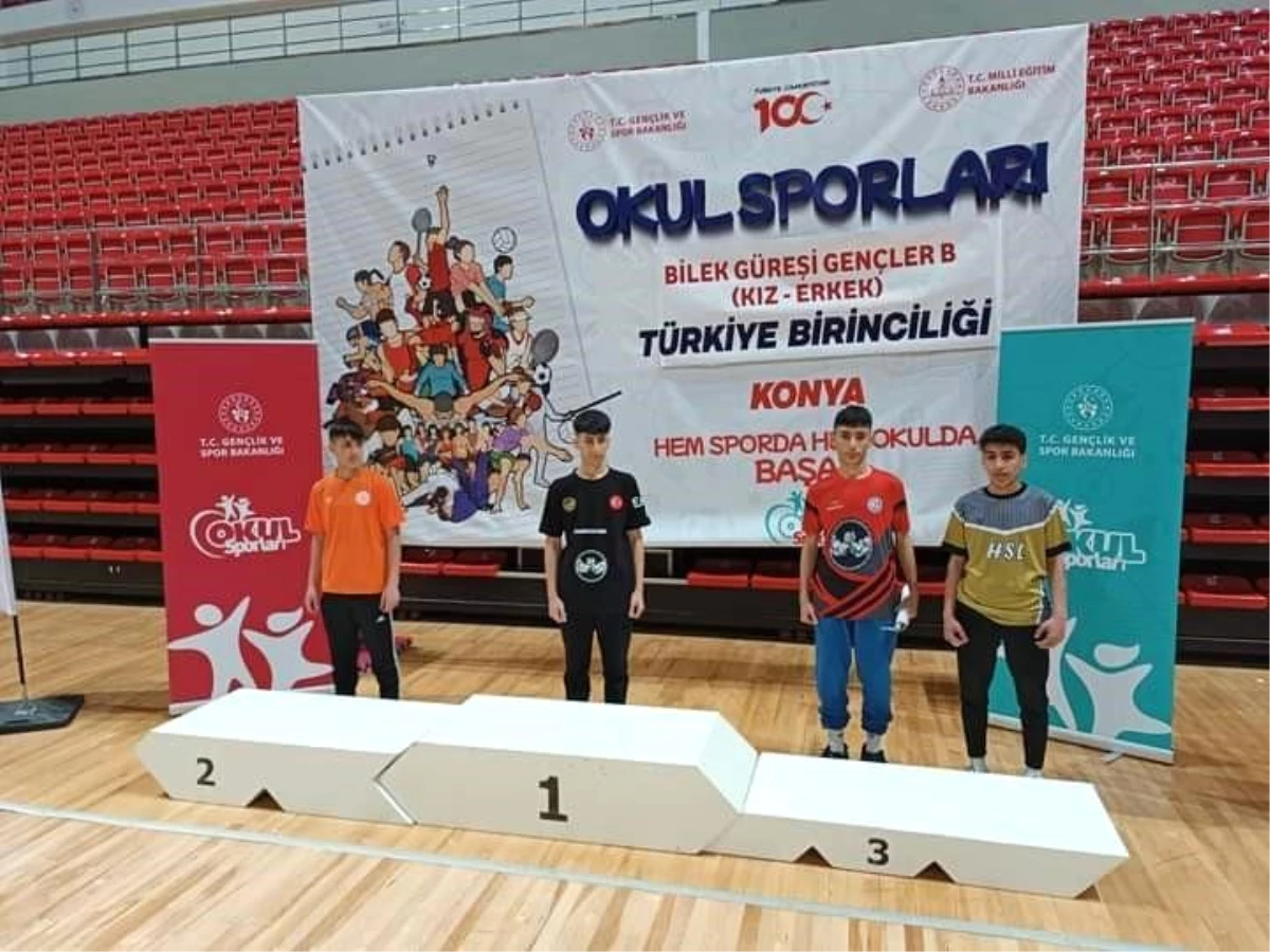 Bitlisli öğrenci bilek güreşinde Türkiye ikincisi oldu
