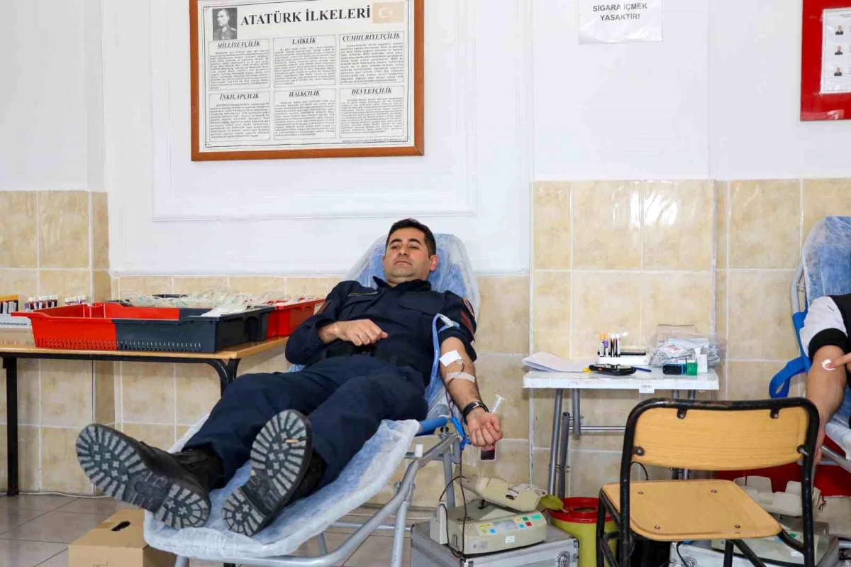 Kayseri Jandarma Personelleri Kan Bağışı Faaliyeti Gerçekleştirdi