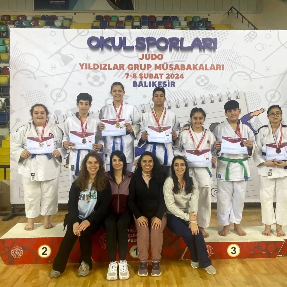 Balıkesir\'de Okul Sporları Yıldızlar Grup Judo Müsabakalarında Salihlili Öğrenciler Damga Vurdu