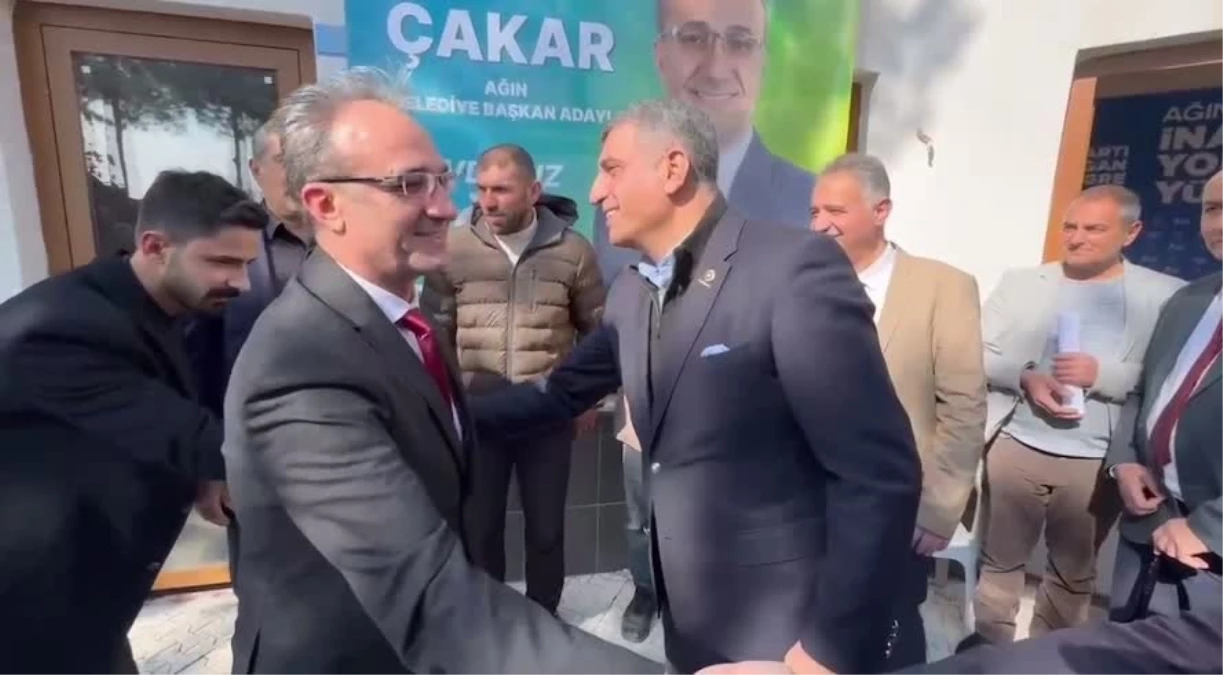 CHP Elazığ Milletvekili Gürsel Erol, Ağın ilçesinde AKP ve MHP belediye başkan adaylarını ziyaret etti