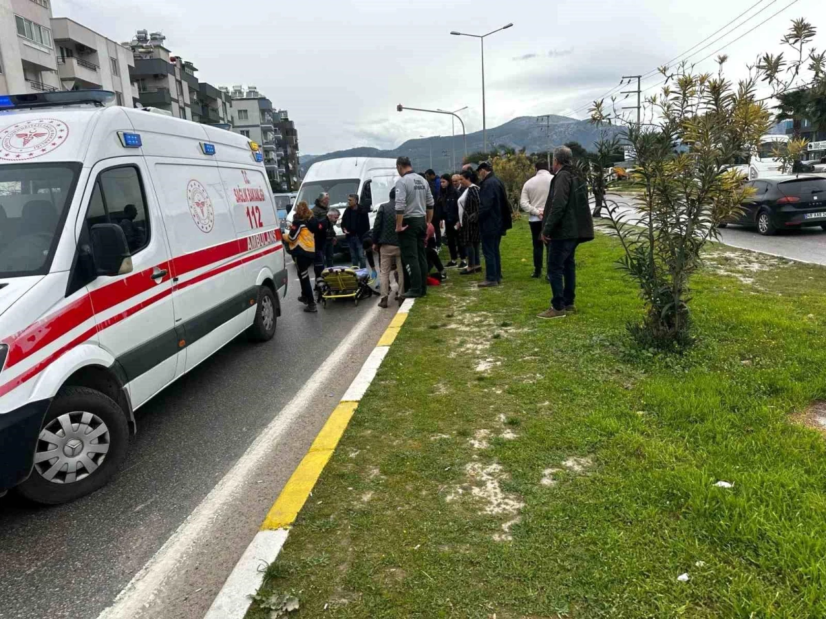 Milas\'ta minibüsün çarptığı yaya yaralandı