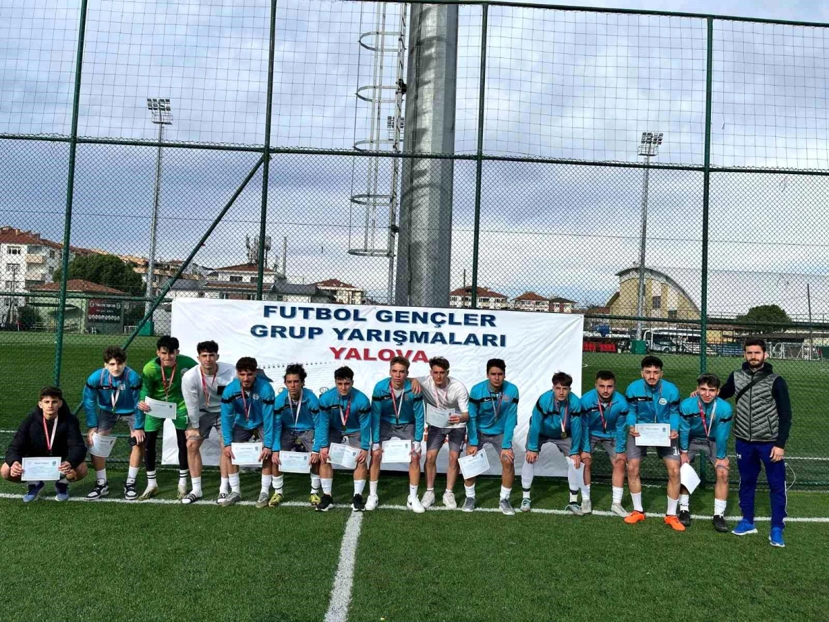 Okul Sporları Futbol Gençler Marmara Bölge Şampiyonası\'nda Yarı Final Takımları Belli Oldu