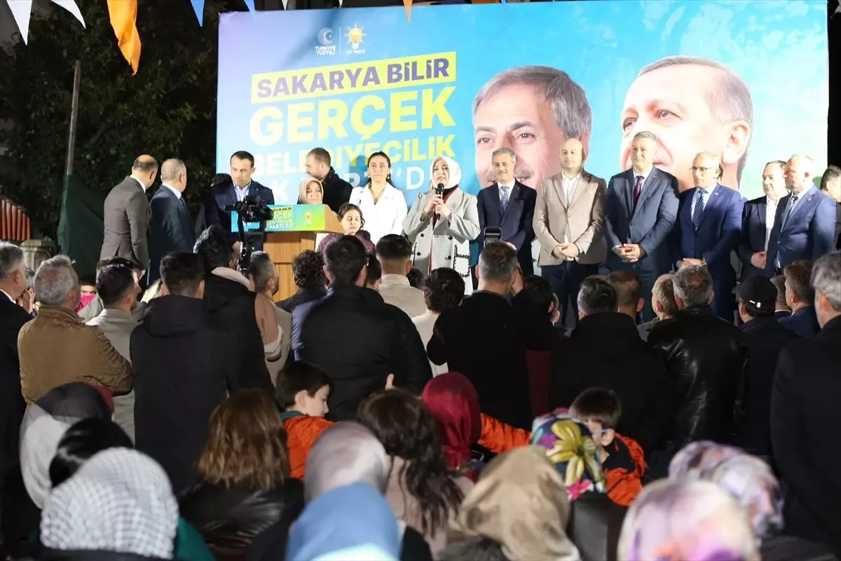 Serdivan Belediye Başkanı Yusuf Alemdar Yazlık Mahallesi\'nde miting düzenledi