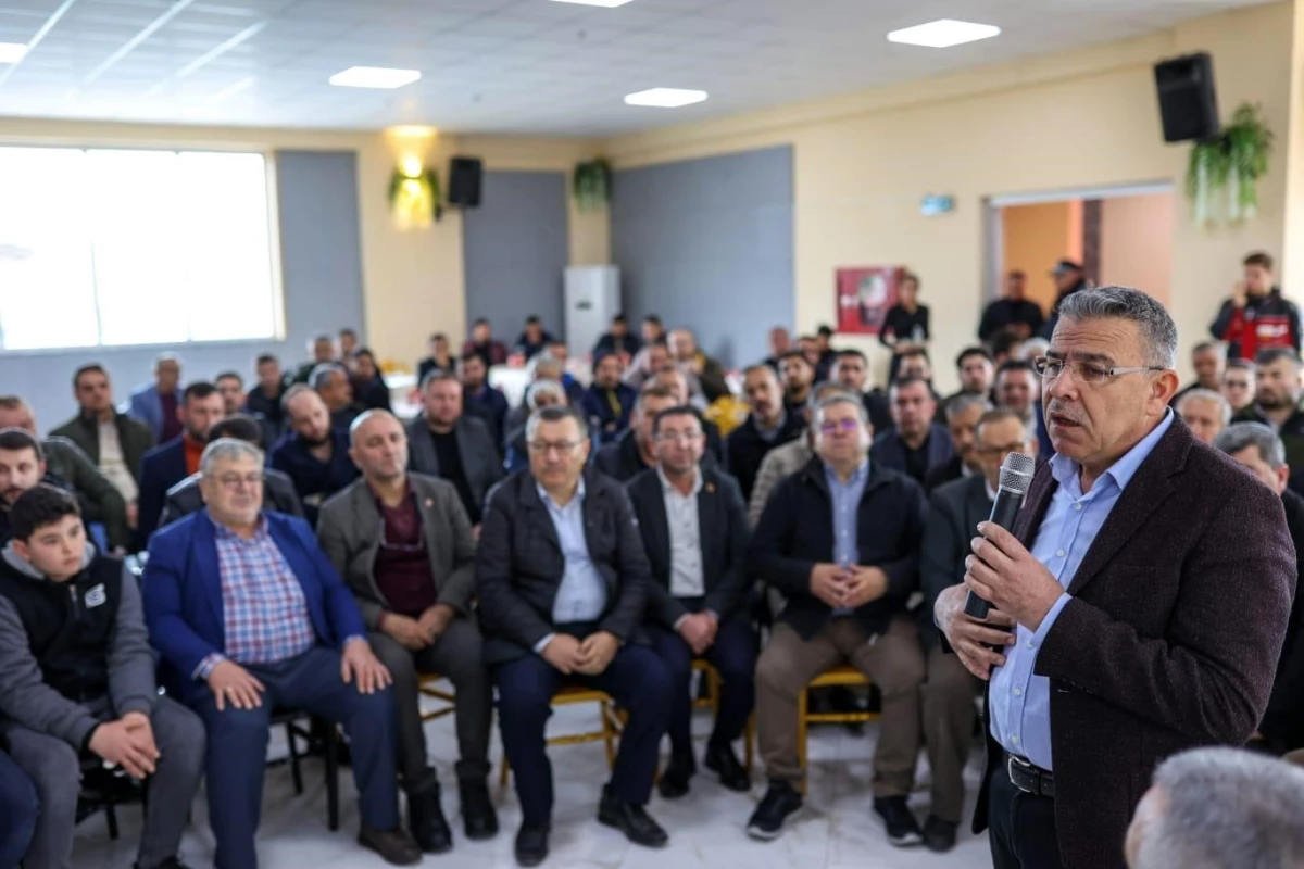 Cumhur İttifakı Aydın Büyükşehir Belediye Başkanı Adayı Mustafa Savaş, Köşk ilçesinde seçim çalışmalarına devam ediyor