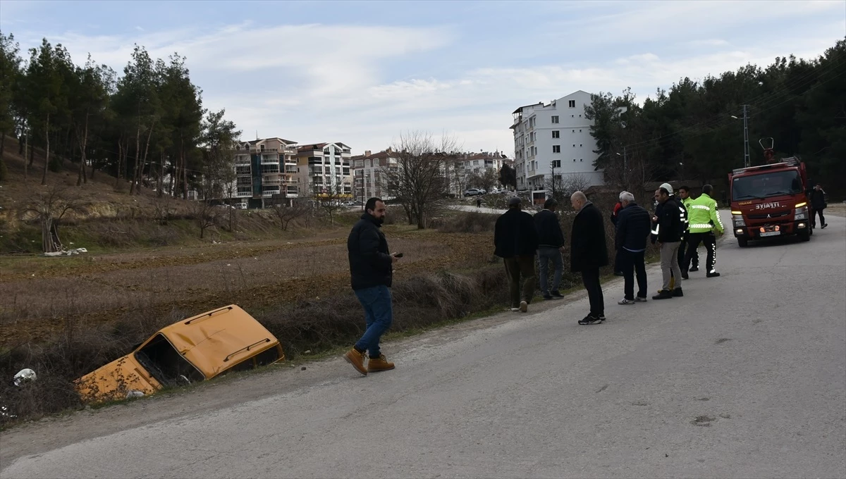 Sinop\'ta otomobil su kanalına devrildi, 1 kişi yaralandı