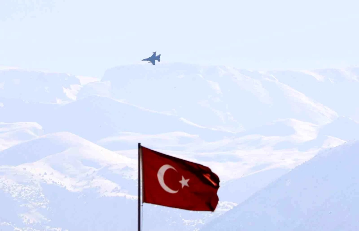Solotürk Ekibi, Erzincan\'ın Kurtuluşu İçin Deneme Uçuşu Yaptı