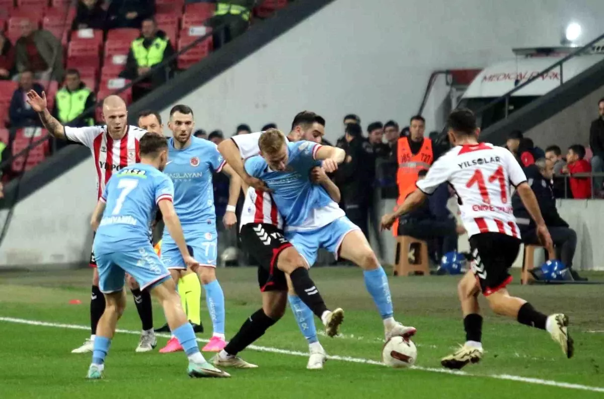 Samsunspor, Antalyaspor\'u 2-0 yenerek puanını yükseltti