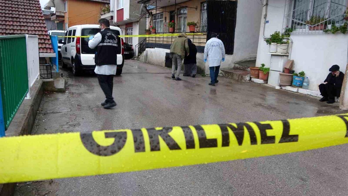 İzmit\'te Yeğenini ve Yengesini Darp Eden Kuzenini Tabanca ile Öldüren Sanık Hakkında Müebbet Hapis Cezası Talep Edildi