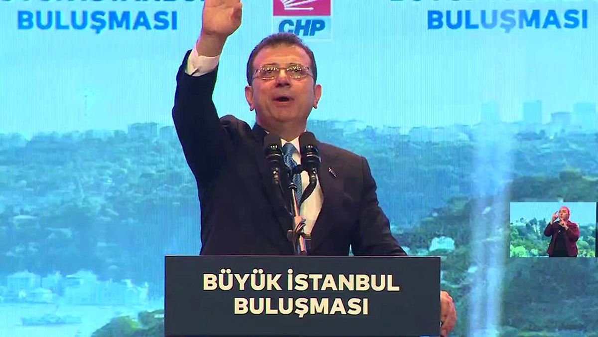 İmamoğlu, CHP\'lilerin protestosuyla karşılaştı