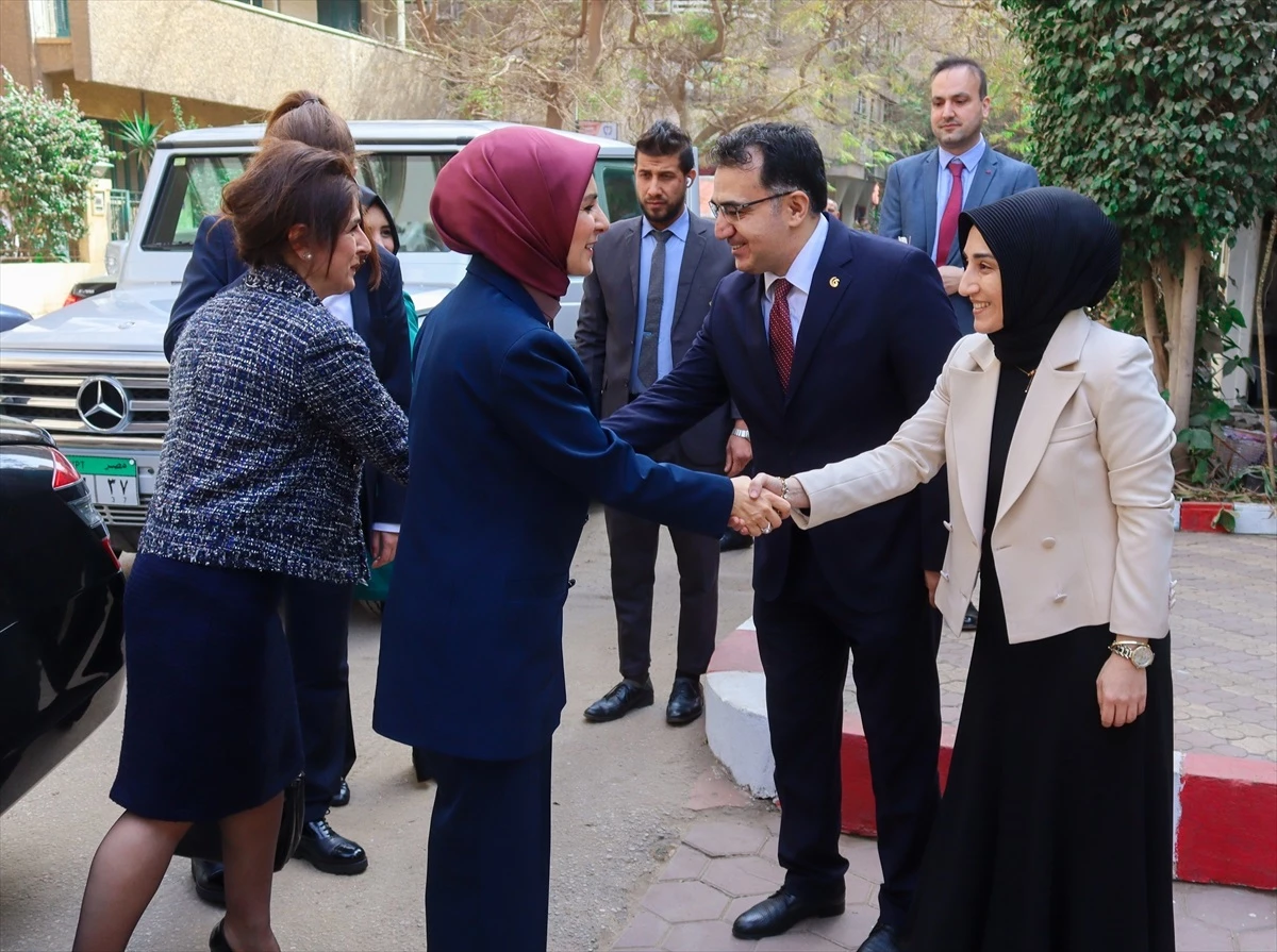 Aile ve Sosyal Hizmetler Bakanı Mısır\'da Yunus Emre Enstitüsünü ziyaret etti