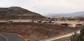Erzincan'da Altın Madeni Sahasında Toprak Kayması: 9 İşçi Kayıp