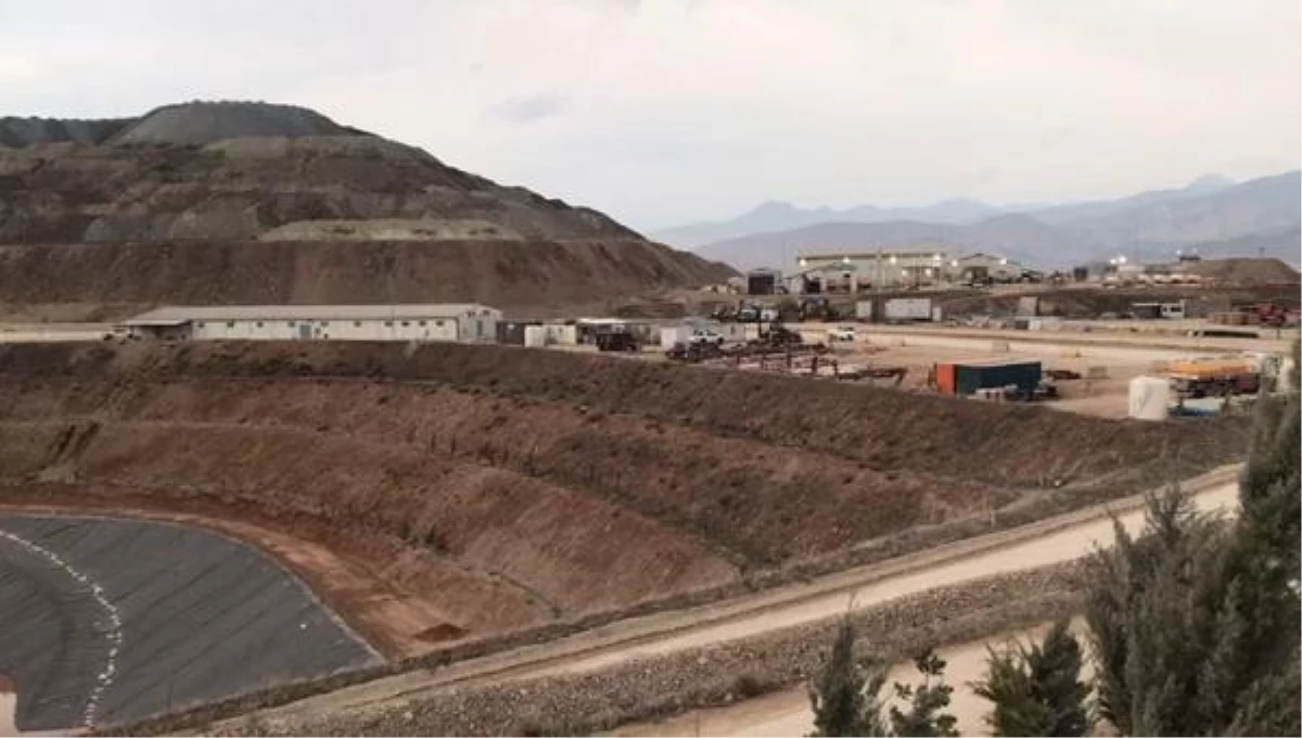 Erzincan\'da Altın Madeni Sahasında Toprak Kayması: 9 İşçi Kayıp