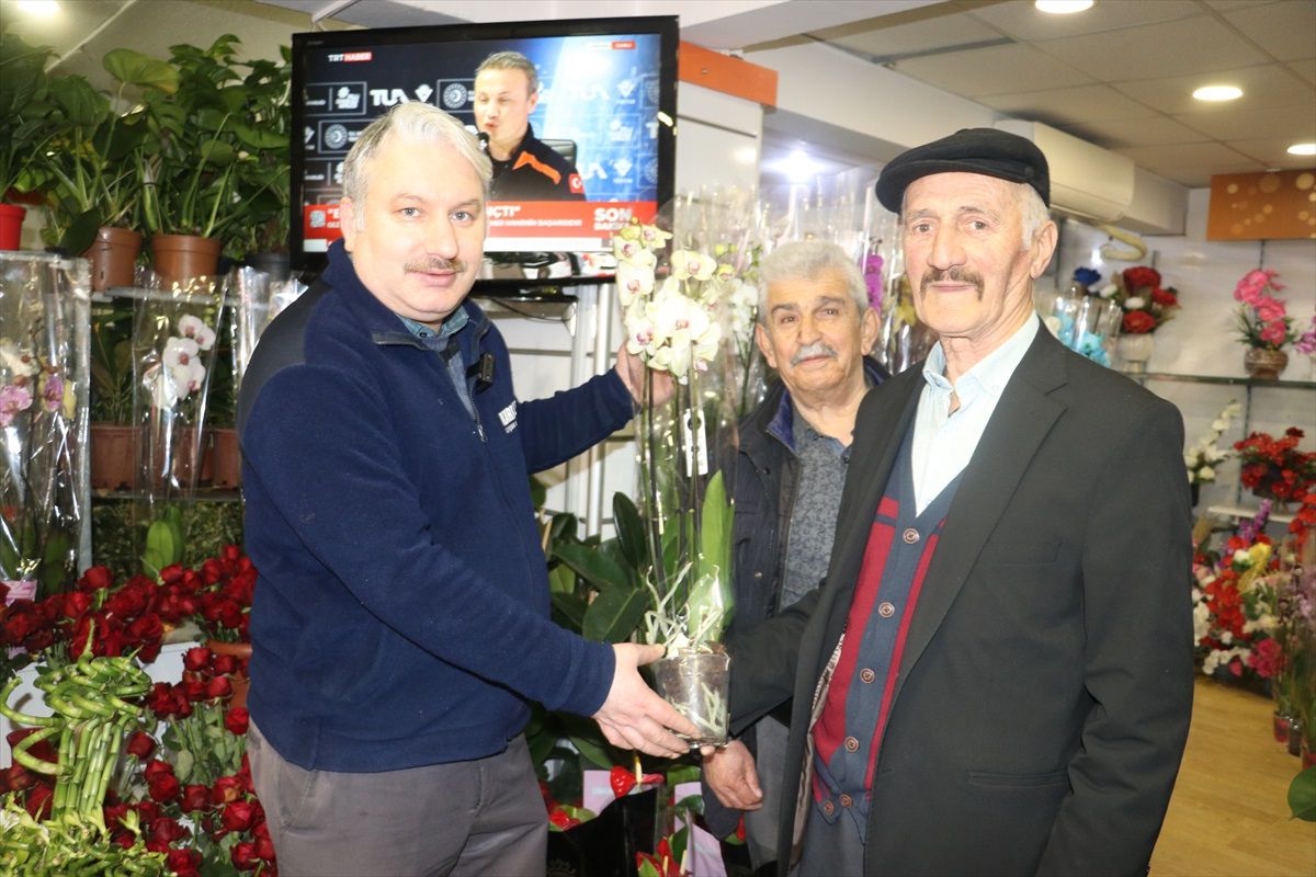 Amasya\'da Sevgililer Günü öncesi çiçekçiler hareketli