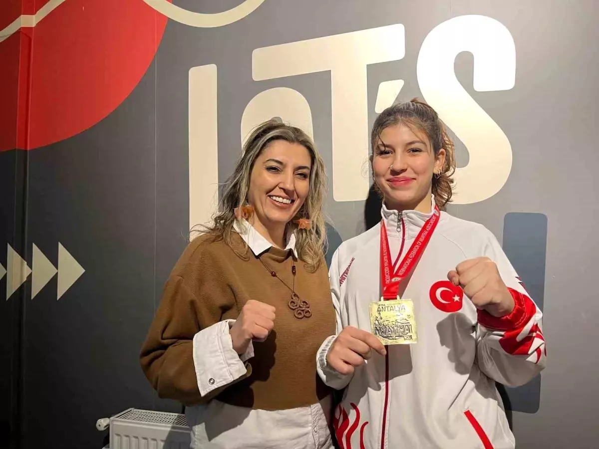 Eskişehirli Sporcu Ceylin Çiftçi Muay Thai Open Cup Avrupa Şampiyonası\'nda Şampiyon Oldu