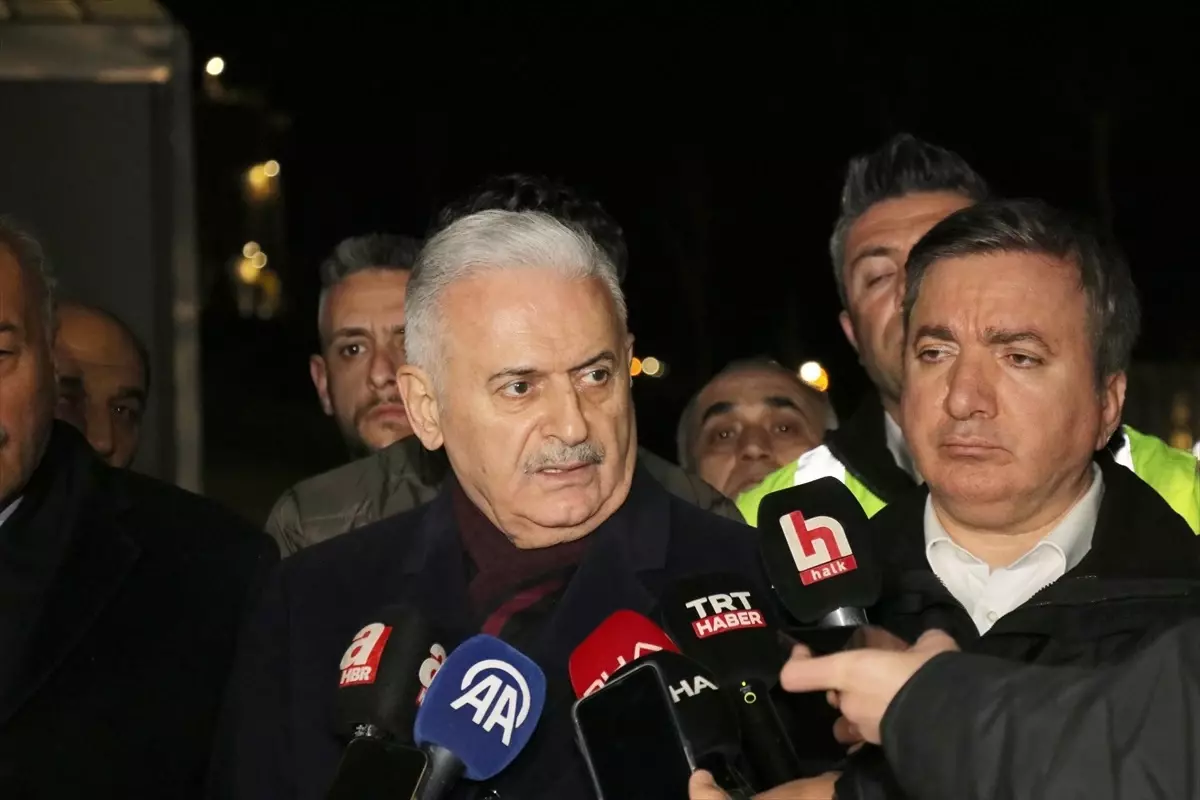 Binali Yıldırım: Toprak kayması alanı geniş, büyük bir çalışma gerekiyor