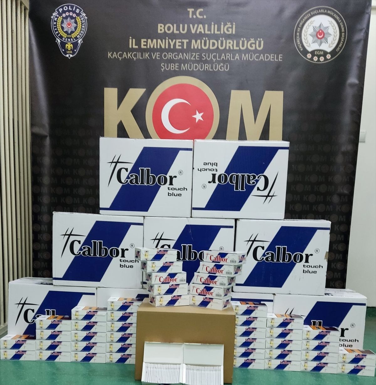 Bolu\'da Kaçakçılık Operasyonu: 100 Bin 600 Makaron ve 3 Kilo 400 Gram Tütün Ele Geçirildi