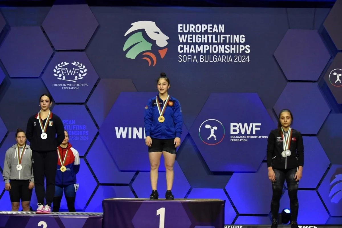 Burcu Alıcı, Avrupa Halter Şampiyonası\'nda iki bronz madalya kazandı