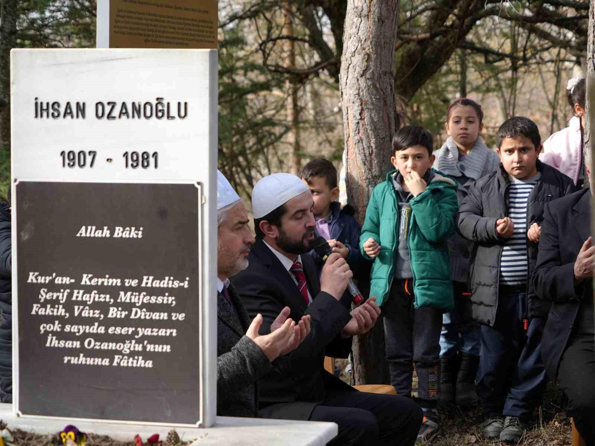 Çanakkale İçinde Aynalı Çarşı Ozanı İhsan Ozanoğlu Anıldı