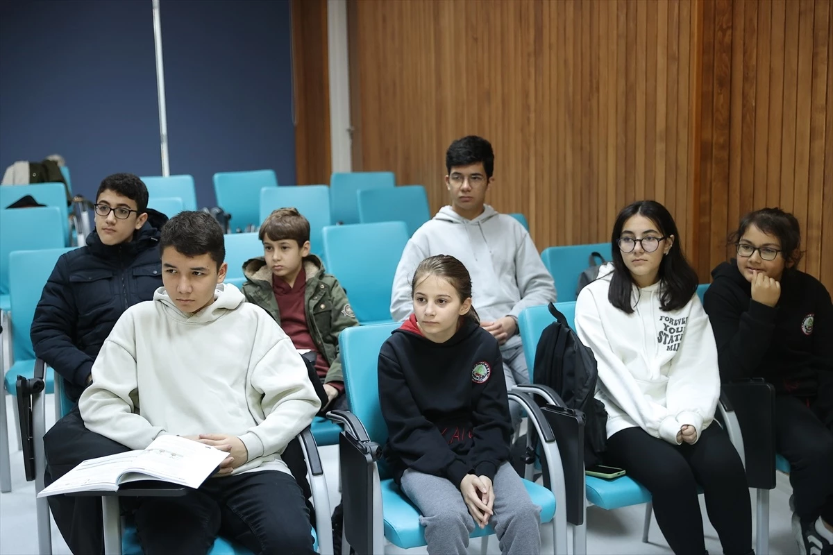 Edirne Emniyet Müdürlüğü, Polis Çocuklarına Derslerinde Yardımcı Oluyor