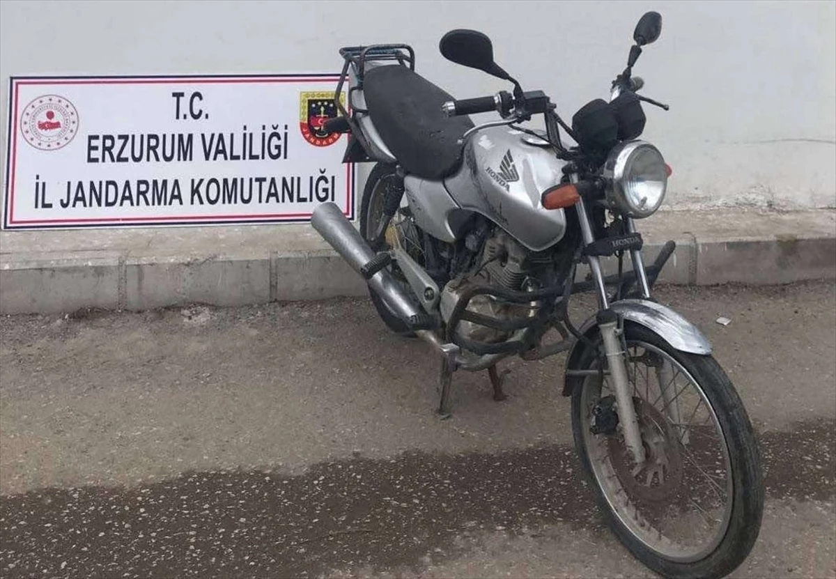 Erzurum\'da Motosiklet Hırsızlığı Yapan Şüpheliler Yakalandı