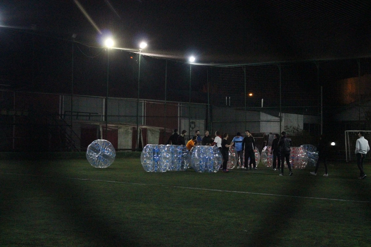 Eskişehir\'de Balon Futbolu İlgi Görüyor