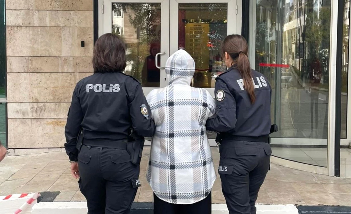 Samsun\'da hırsızlık suçundan 29 yıl 9 ay hapis cezasına çarptırılan kadın polis tarafından yakalandı