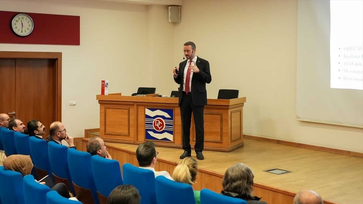KBÜ ve KARDEMİR İşbirliğiyle Takım Çalışması ve İnovatif Liderlik Eğitimi Gerçekleştirildi