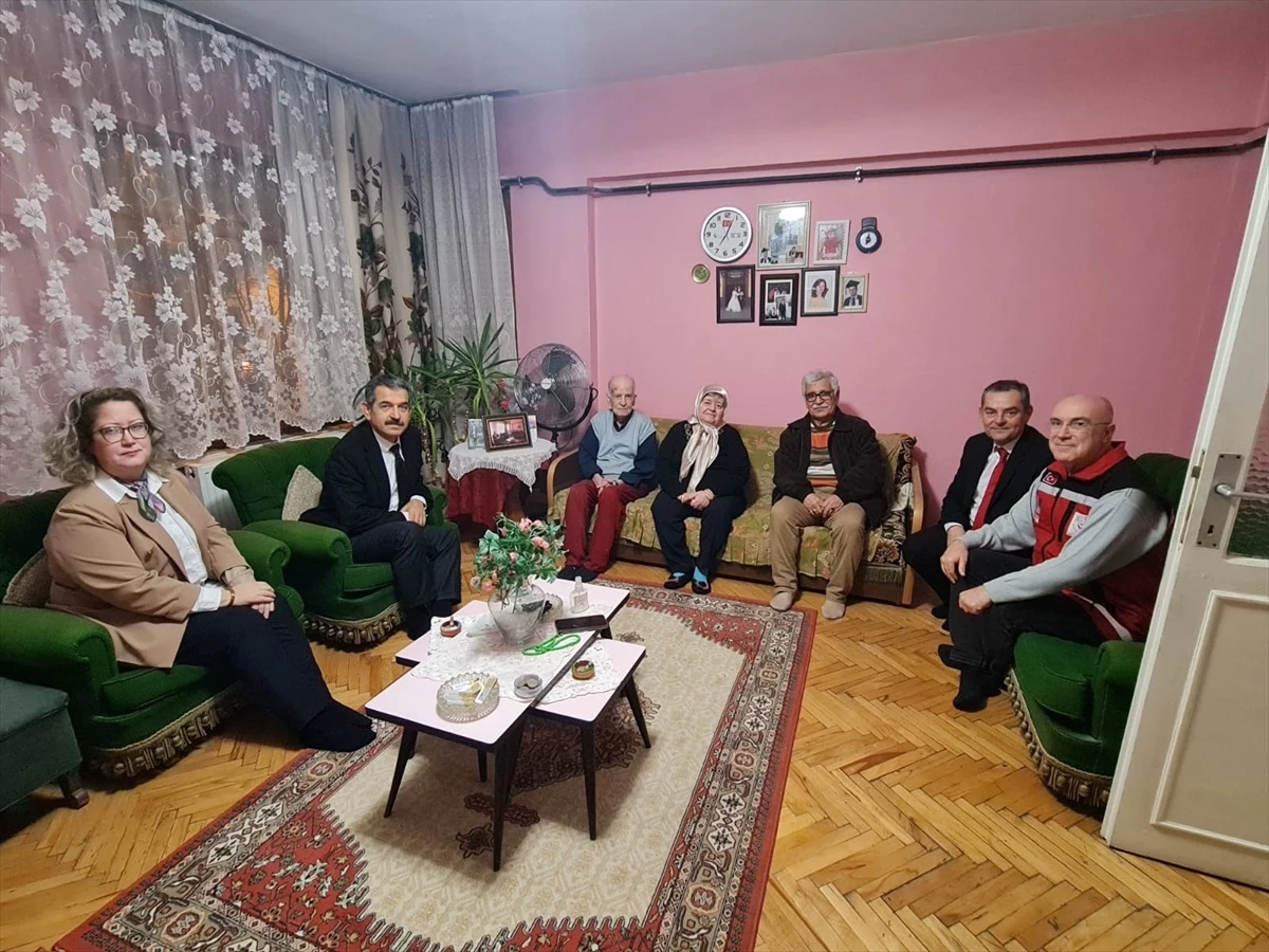 Kırklareli Valisi Birol Ekici, şehit ailesini ziyaret etti