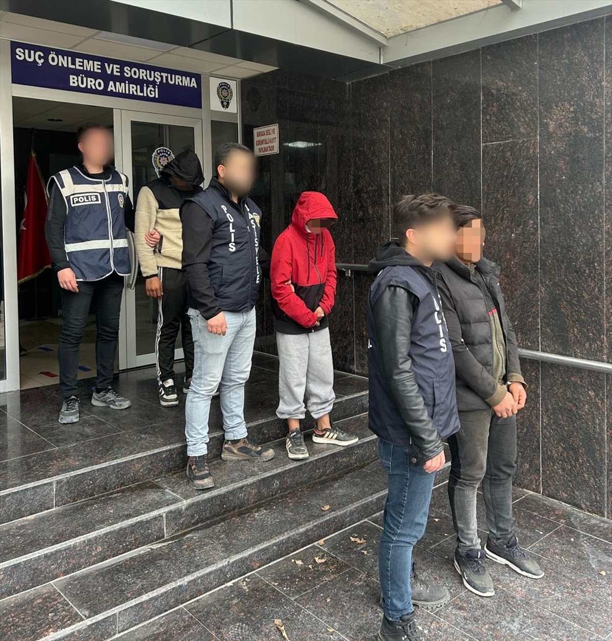 Kocaeli\'de Hırsızlık Şüphelileri Gözaltına Alındı