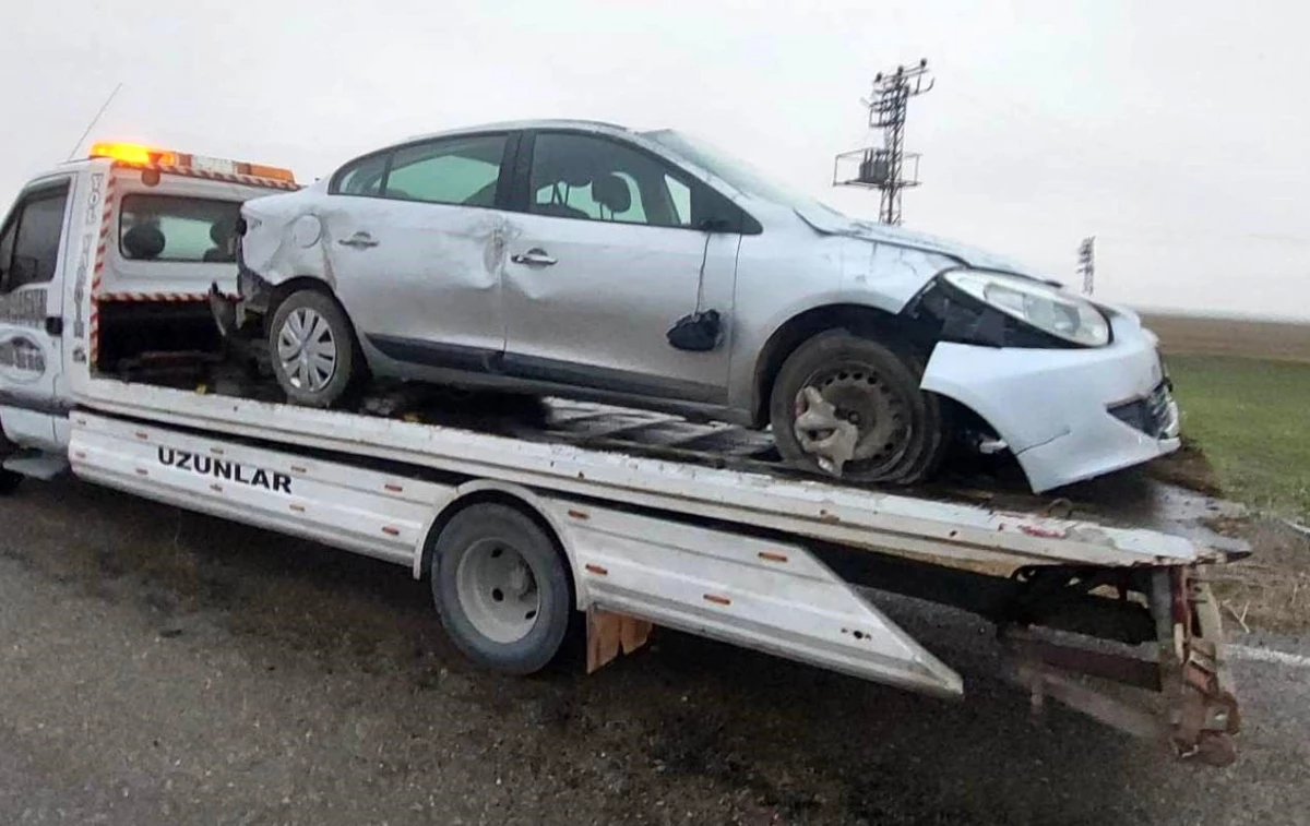 Konya\'nın Kulu ilçesinde otomobil takla attı, sürücü yaralandı