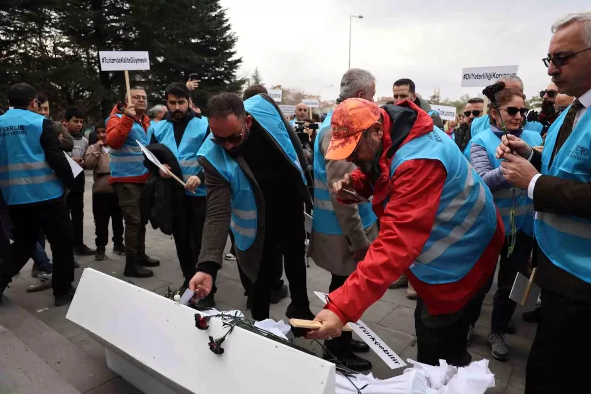 Nevşehir Rehberler Odası, Turist Rehberliği Meslek Kanunu Değişikliklerine Karşı Basın Açıklaması Yaptı