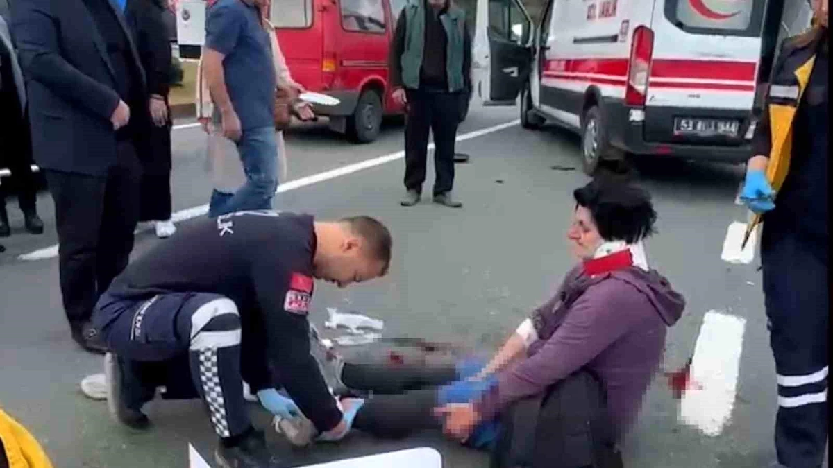 Rize\'nin Ardeşen ilçesinde otomobilin çarptığı yaşlı kadın yaralandı