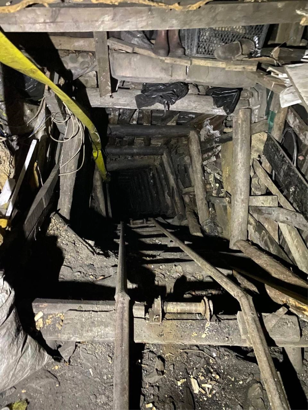 Zonguldak\'ta Ruhsatsız İşletilen Maden Ocağı İmha Edildi