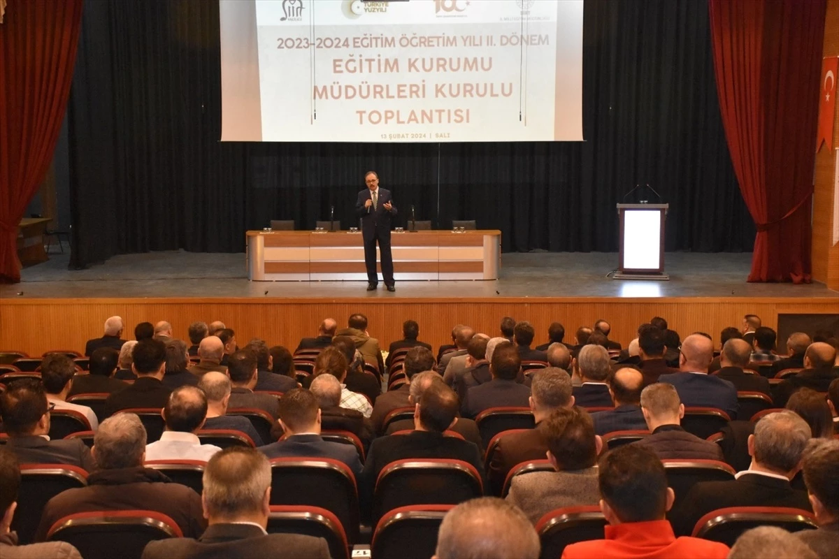 Siirt Valisi Kemal Kızılkaya başkanlığında okul müdürleri toplantısı yapıldı