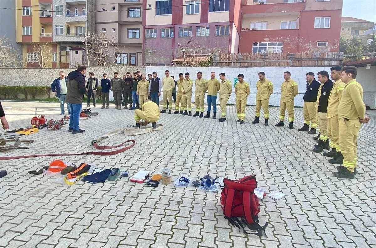 Sinop Türkeli ilçesinde orman personeline yangınla mücadele eğitimi verildi