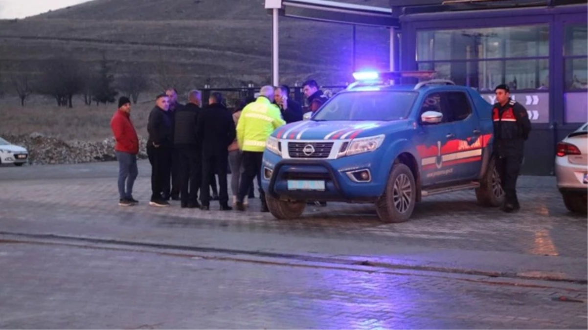 Afyonkarahisar\'da ünlü zincir restoranın tavanı çöktü, onlarca kişi ölümden döndü